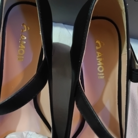 Women's Black Shoes, 4 in Heels, Size 9 1/2 By Amoji New In Box - Picture 2 of 7